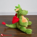 Dragon vert en couleur rouge et vert